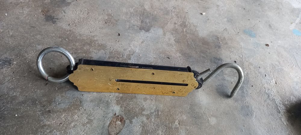 Antiga balança  em bom estado