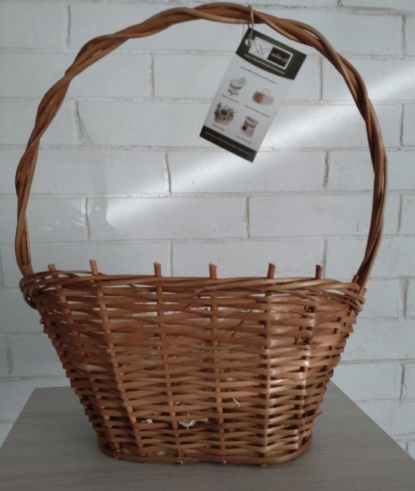 Koszyk wiklinowy prezentowy