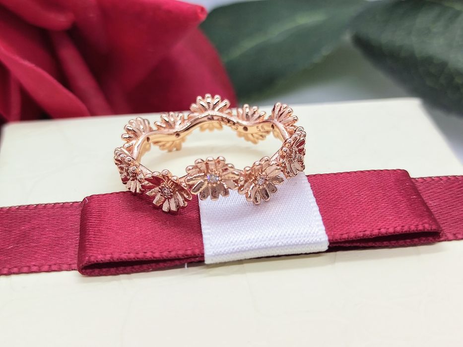 Piękny pierścionek stokrotki srebro rose gold rozmiar 56