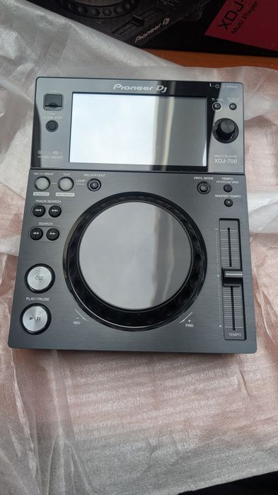 Nowy odtwarzacz Pioneer XDJ-700 (karton, nóżki, zasilacz, kable, instrukcje)