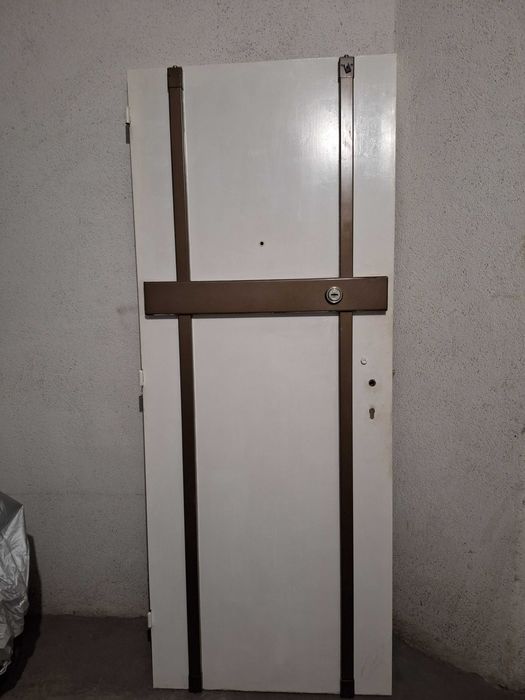 Porta Blindada com fechadura em H