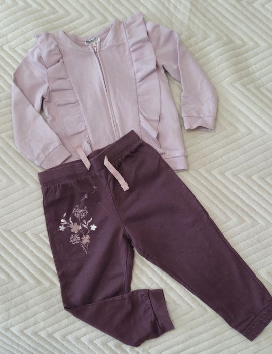 Костюмчик дівчинці