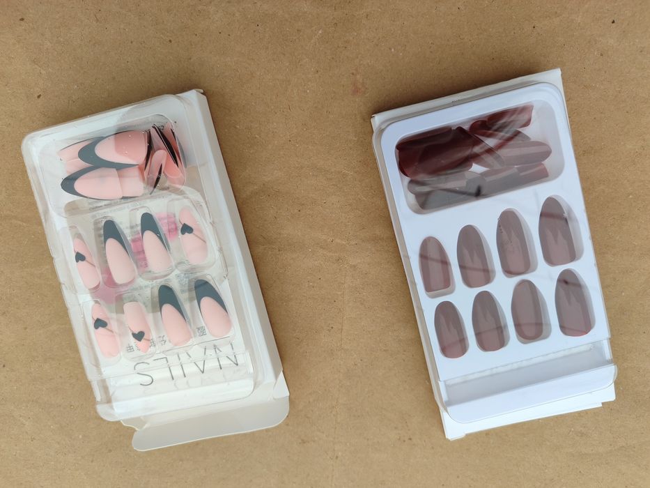 Накладні нігті бордовий і рожевий манікюр