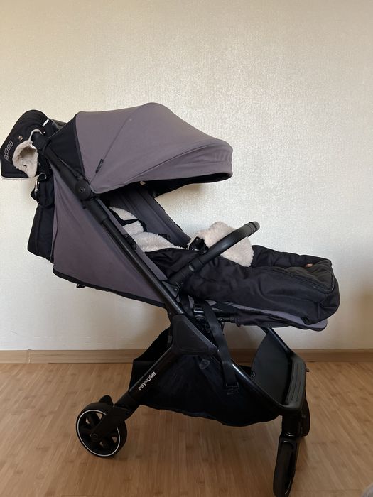 Продам коляску easywalker.Тёплый конверт, рукавички , сумка и дождевик.