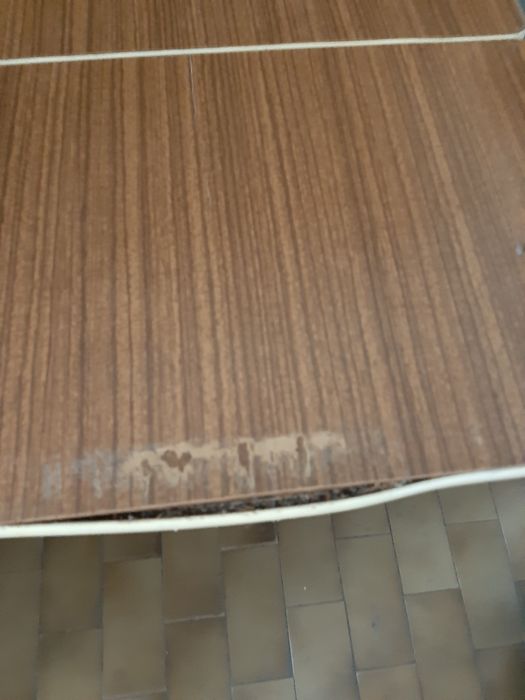 Mesa de cozinha e 2 bancos