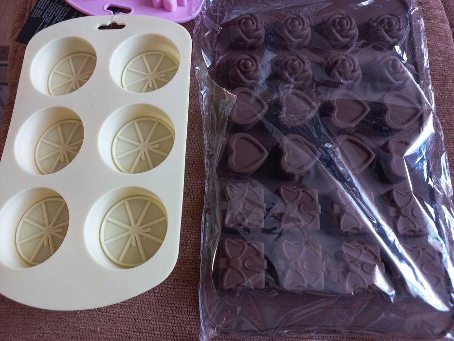 Foremki silikonowe np. do czekoladek