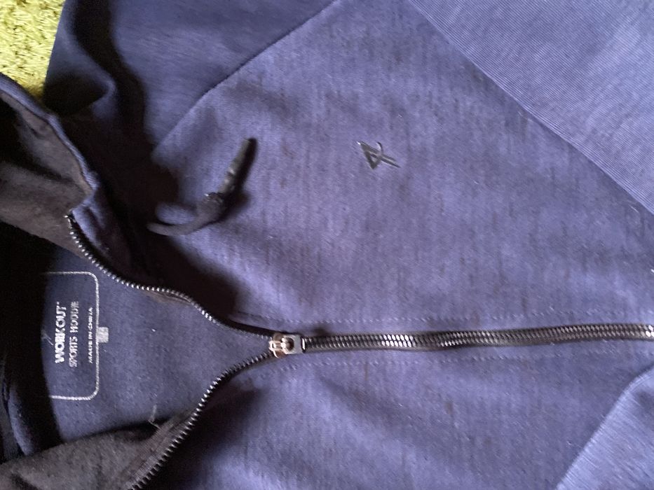 Sweat com fecho desportiva