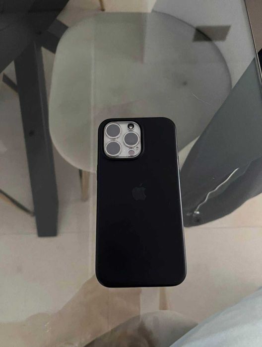 Iphone 15 Pro Max mais capa apple preta