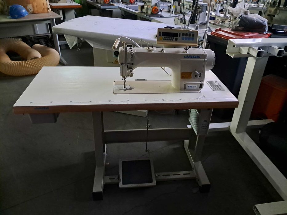 Máquina de ponto corrido