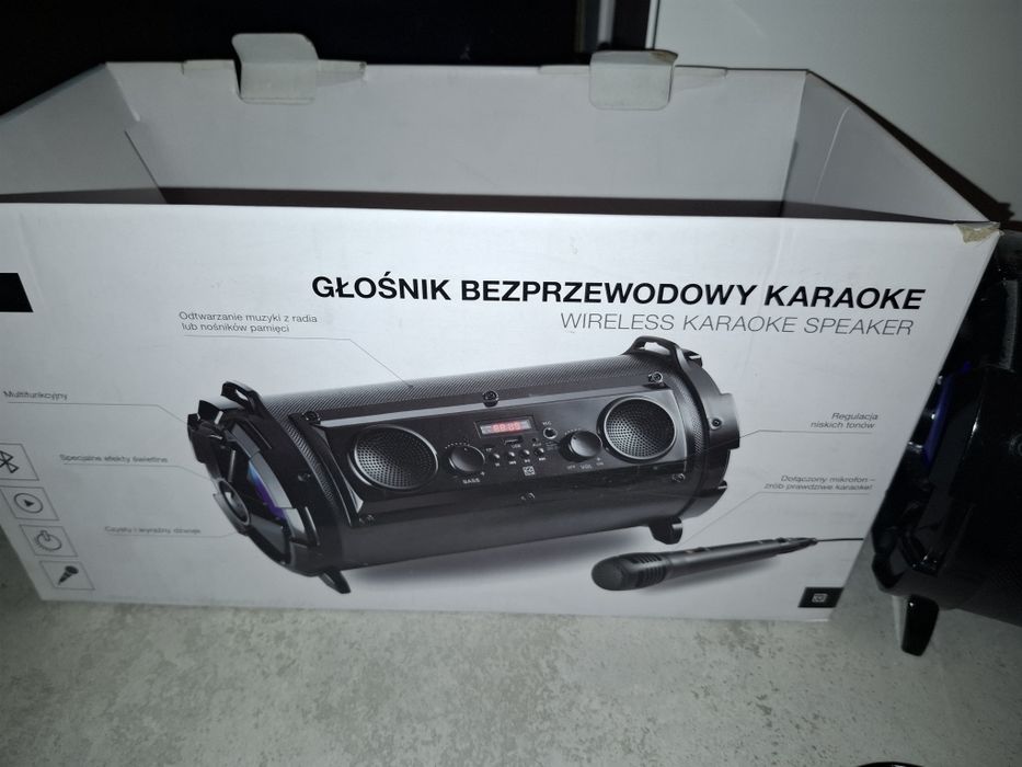 Głośnik bezprzewodowy,radio,  karaoke  ,kupiony  w popularnym dyskoncie.