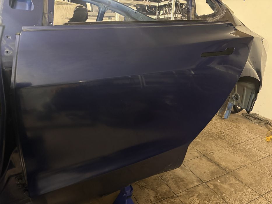 Двері Tesla Model 3 PPSB сині