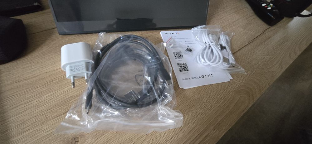 Wyświetlacz 14.1" do telefonu/komputera