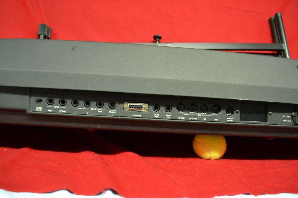 Ketron X8 Em Muito Bom Estado
