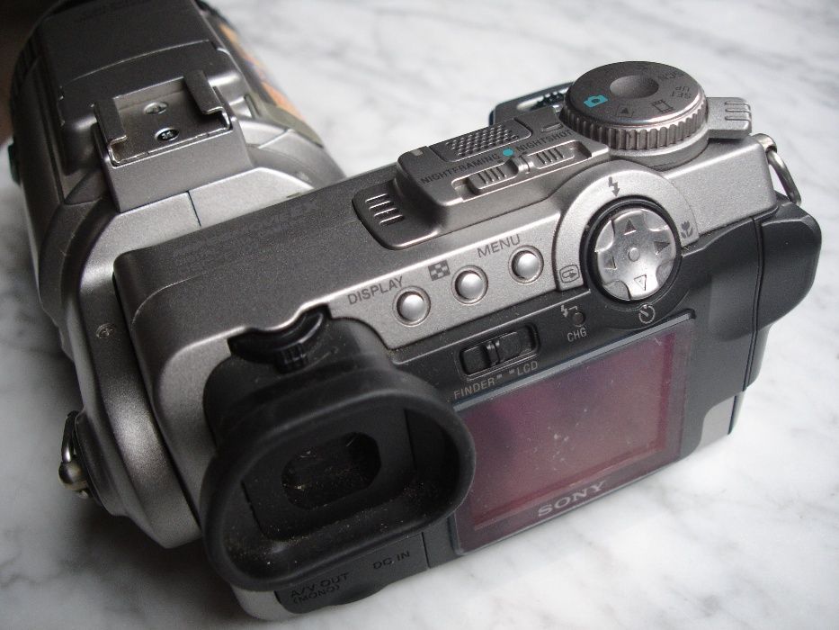 sony f-707
