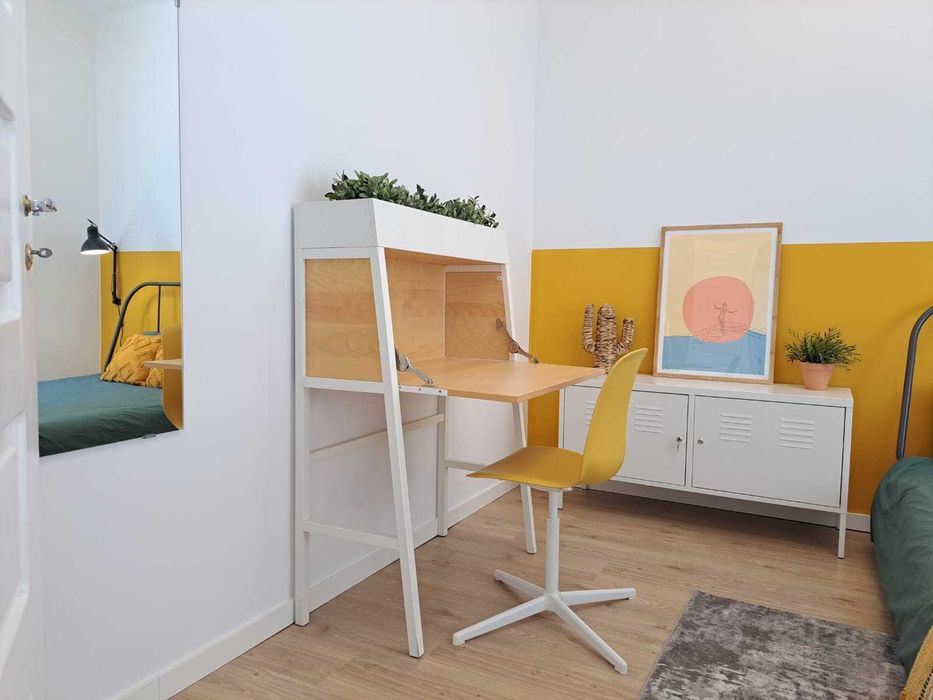 Quarto (com despesas incluídas) junto à Escola Agrária e ao Hospital