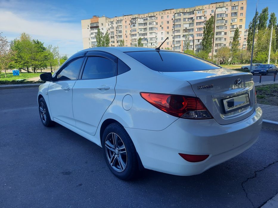 Продам Hyundai Accent 1.4 газ/бенз