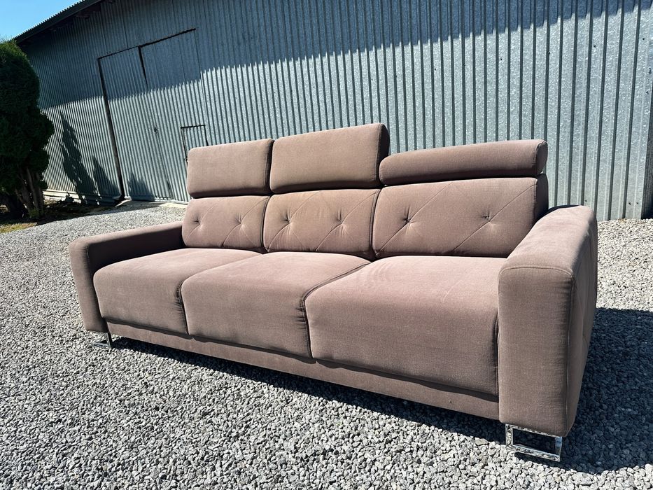 Sofa do salonu.
