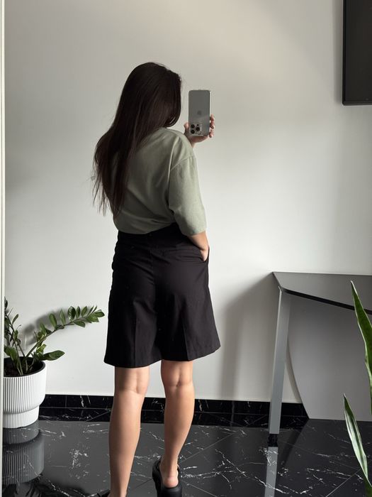 Шорти бермуди, класичні 36р. H&M