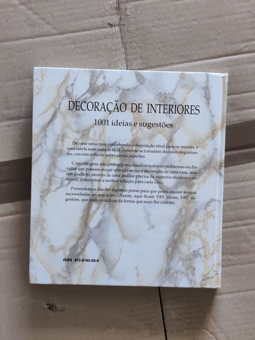 Livro "Decoração de interiores - 1001 ideias e sugestões"
