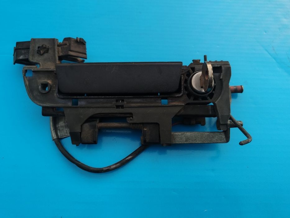 Дверна ручка права BMW e36