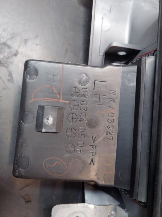 Puxador porta frente direita MITSUBISHI Canter (FB7, FB8, FE7, FE8) VI