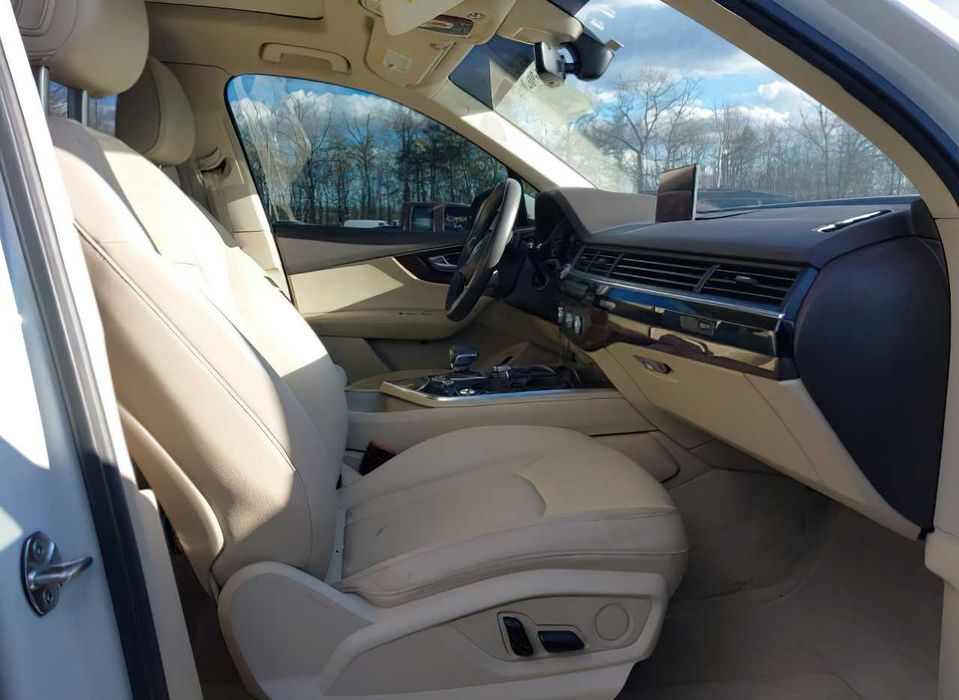 Audi Q7 3.0T Premium Plus      2017