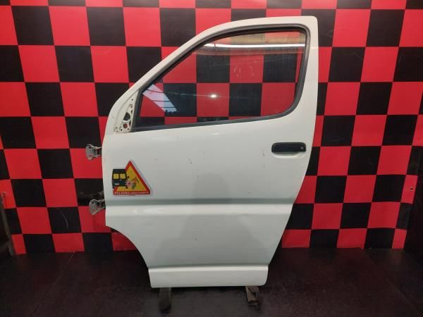 Porta frente esquerda TOYOTA HiAce IV (LXH1_, RZH1_, LH1_)