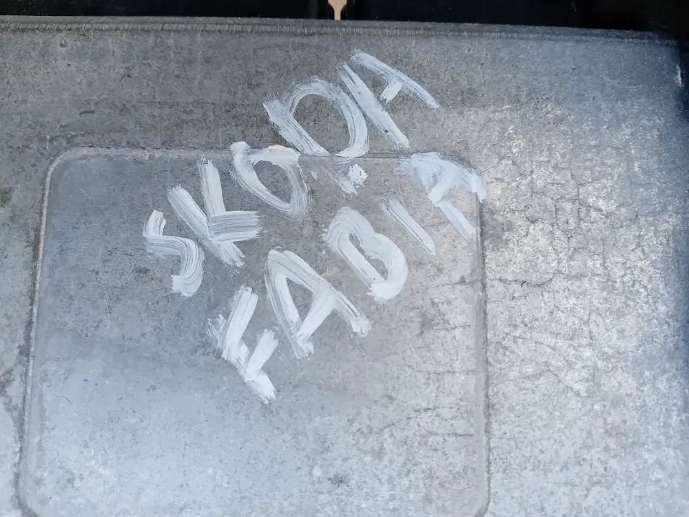 alt