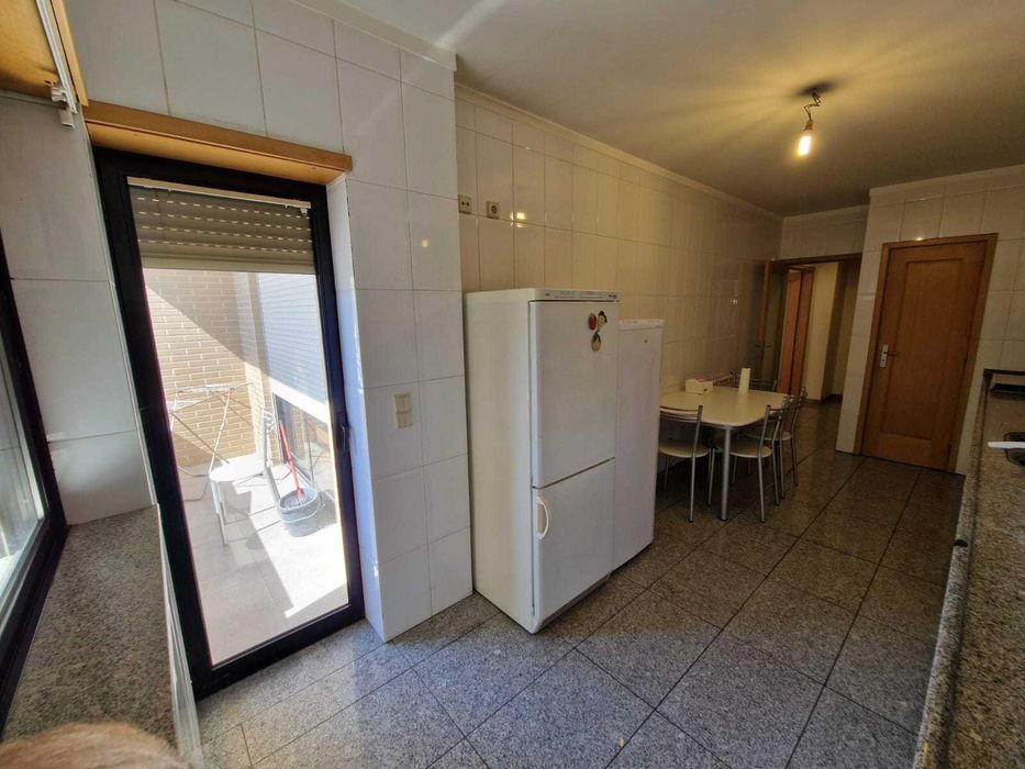 Alugo Apartamento T3 mobilidado em Gualtar Braga