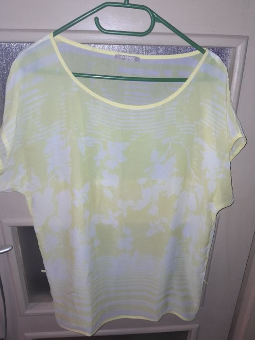 Bluzka prześwitującą