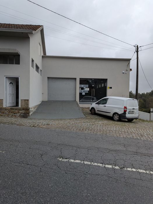 Alugo armazem totalmente remodelado