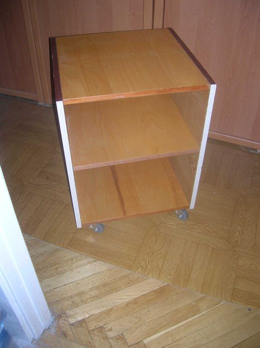 Тумбочка 41х43х57.5 на роликовых колесах