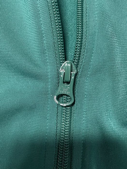 Adidas зіпка, ідеальний стан, 8/10 є незначні плямки на фото,