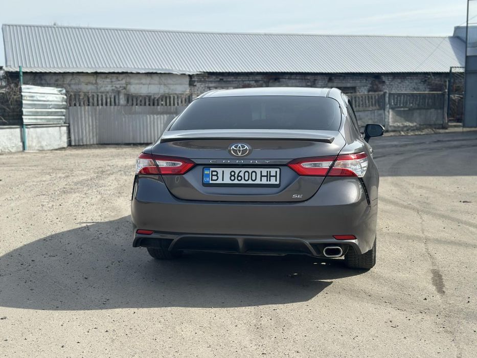 Toyota Camry SE 2018 рік