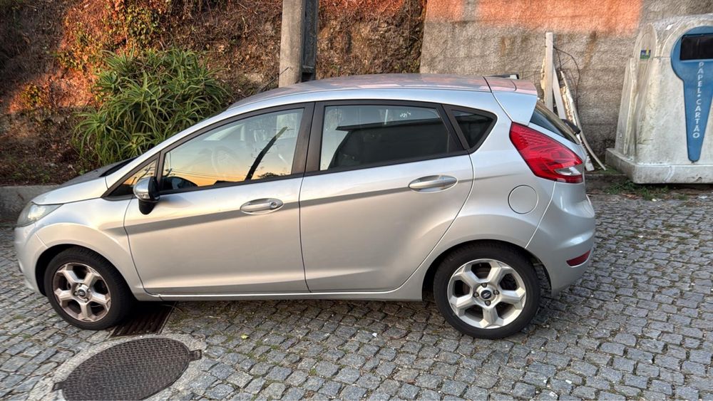 Ford Fiesta 4500 euros foto 2