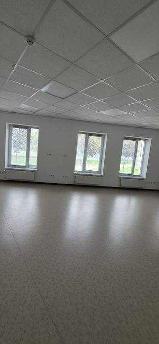 Оренда офісу в.Вахнянина 250м.кв.  10у.о./м.кв.