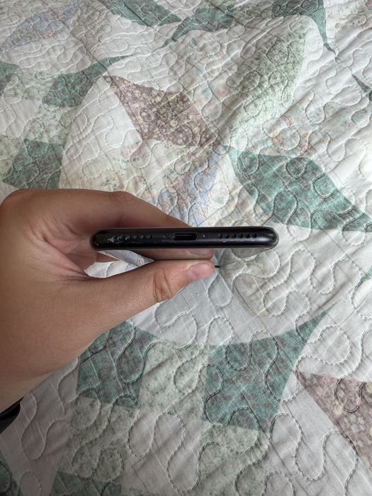 Продам iphone SE 2 gen