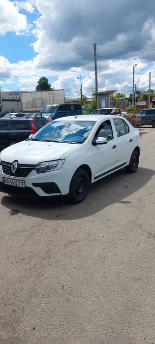 Renault Logan 2019 р газ-бензин