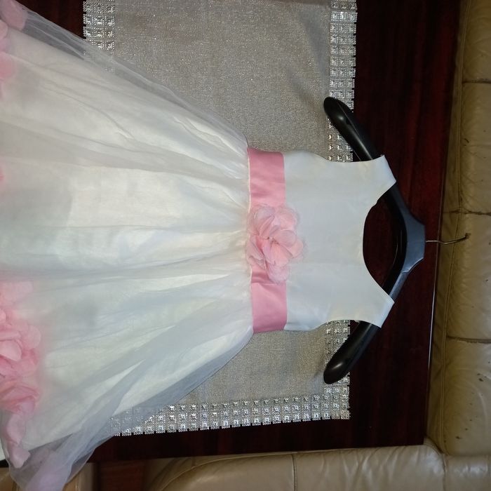 Śliczna balowa sukienka