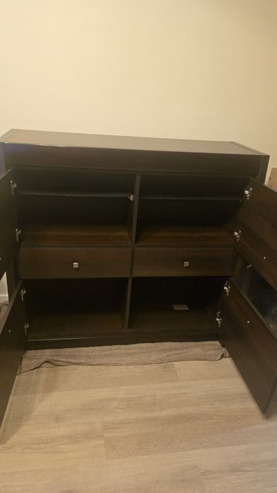 Komoda w kolorze ciemnego brązu