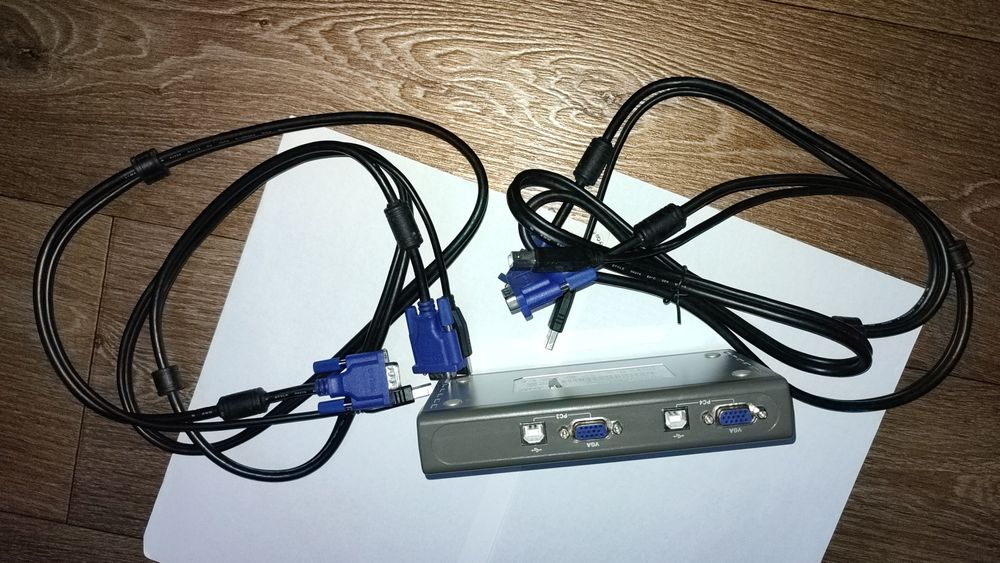 КВМ перемикач KVM D-Link DKVM-4U (4-x портовий перемикач)