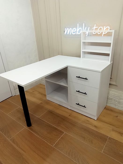 Манікюрний розкладний стіл, стіл для манікюру кутовий.