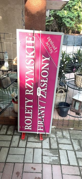 Baner swietlny, reklama, pylon, totem a poprostu