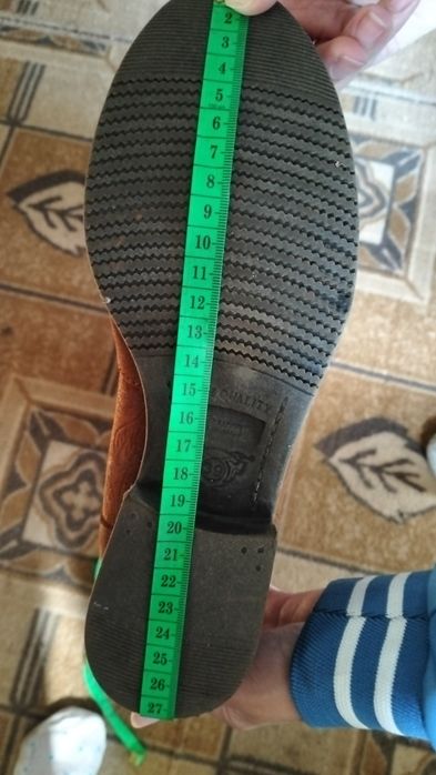 Продаю замшові  зимові сапожки 39 розмір