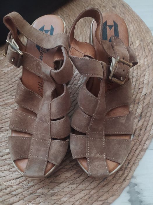 Sandálias salto alto camel e pretas - tam. 36