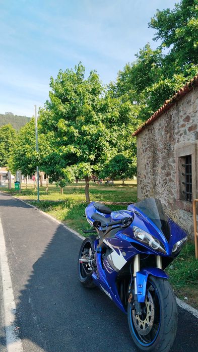 Yahama R1  mota