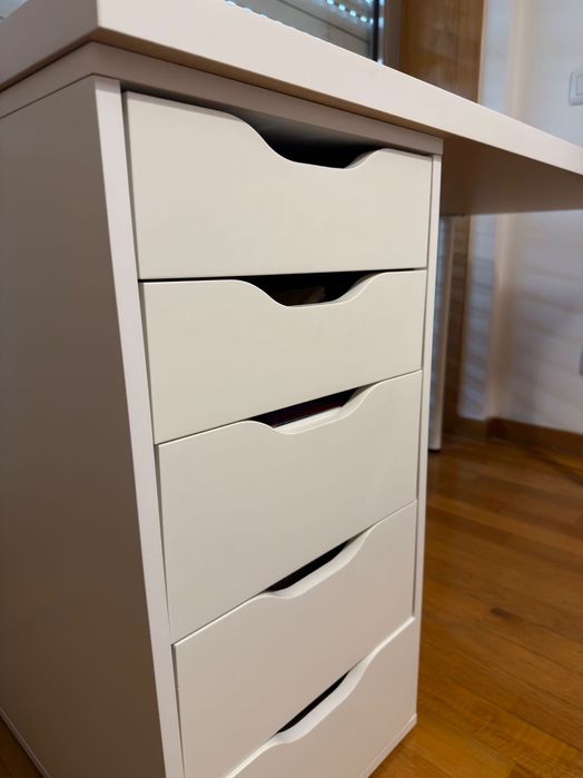 Secretária Ikea