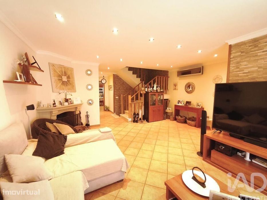 Casa / Villa T3 em Quelfes de 175,00 m2