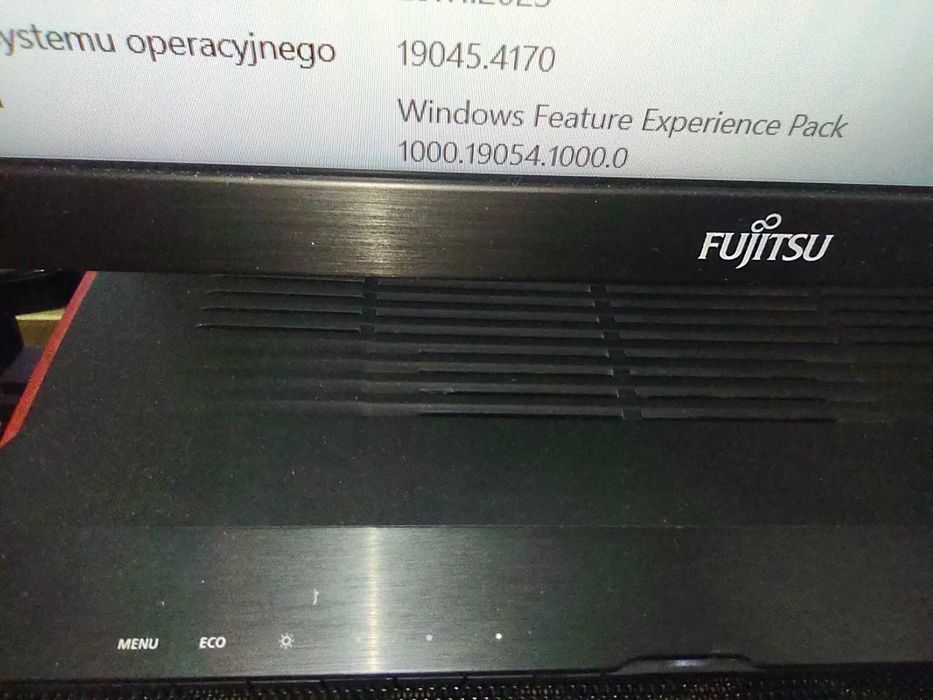 FUJITSU x923 AIO 23" , i3-4160T, 4X3,10 GHz, dysk SSD 240GB, ram 8GB