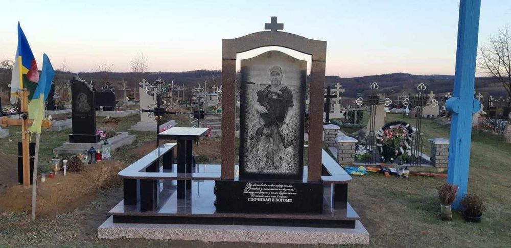 Виготовлення та встановлення памятників і гранітних виробів.